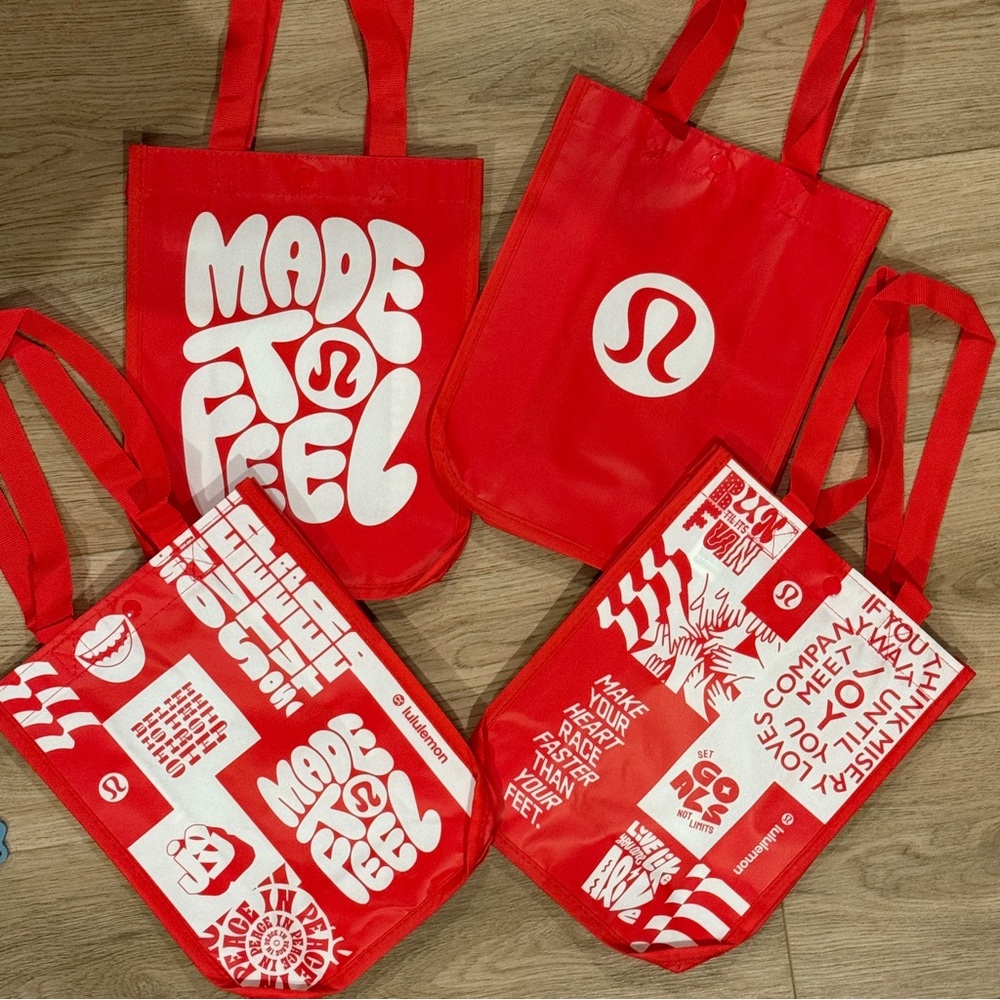 Red Lululemon Reusable Tote Bags / Lunch Bags Button Bags (lot of 4!)